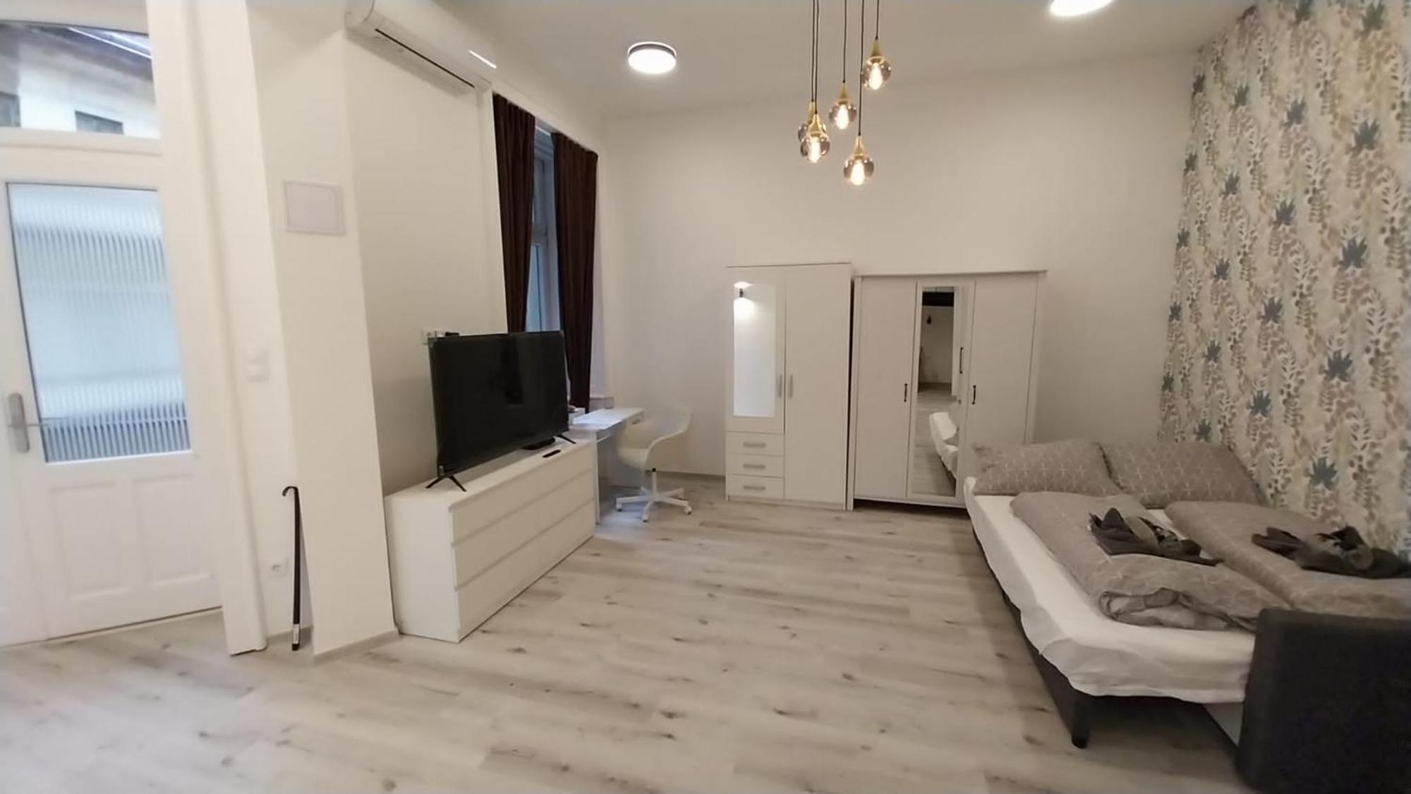 Szekely Apartment Near Deak Ferenc Square With Free Parking In Garage Budapest Ngoại thất bức ảnh
