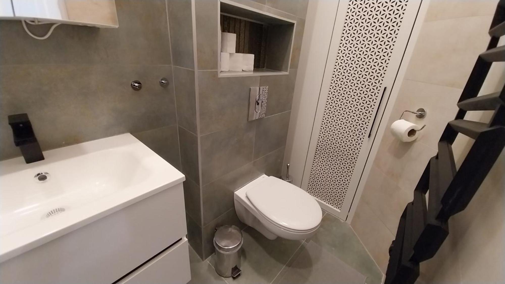 Szekely Apartment Near Deak Ferenc Square With Free Parking In Garage Budapest Ngoại thất bức ảnh